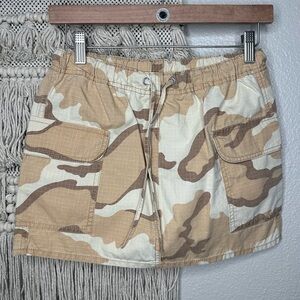 No Boundaries Sand Camo Cargo Mini Skirt (XS)
